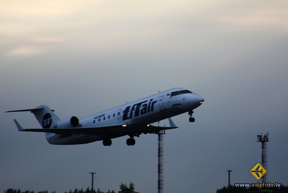 Bombardier CRJ-200LR (CL-600-2B19)
